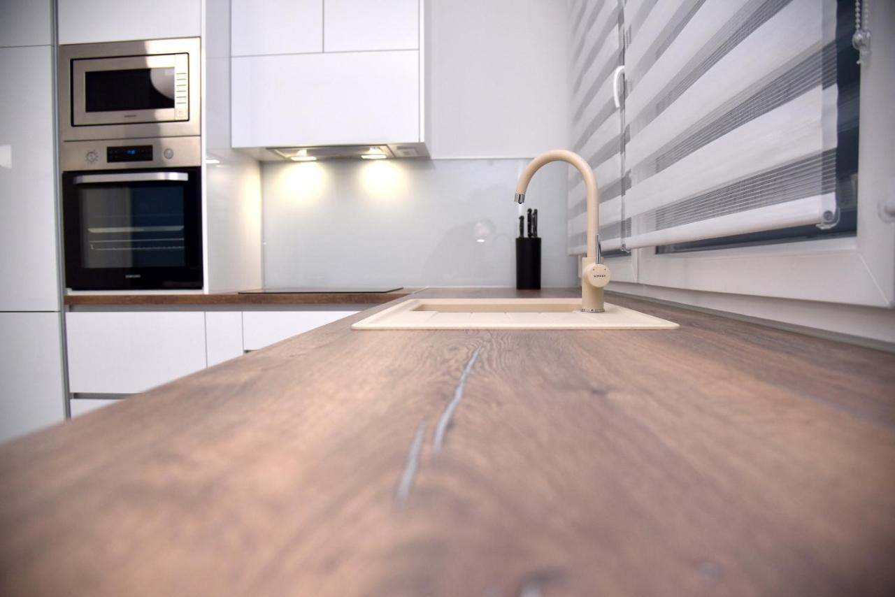 La Luna Premium Deluxe Apartment With Free Jacuzzi, Bikes & Covered Parking Nasice Экстерьер фото