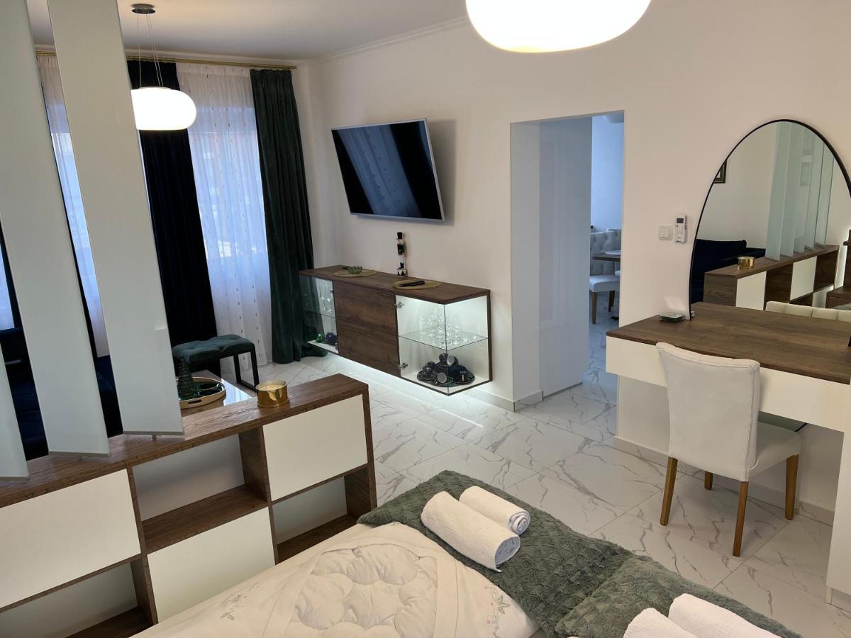 La Luna Premium Deluxe Apartment With Free Jacuzzi, Bikes & Covered Parking Nasice Экстерьер фото